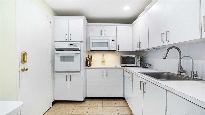 Image 13 of 40 For 4250 Galt Ocean Dr  7s