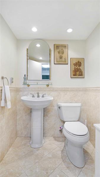 Image 17 of 40 For 4250 Galt Ocean Dr  7s