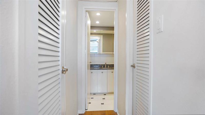 Image 21 of 40 For 4250 Galt Ocean Dr  7s