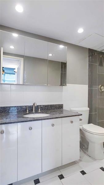 Image 24 of 40 For 4250 Galt Ocean Dr  7s