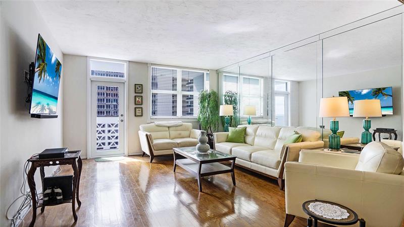 Image 8 of 40 For 4250 Galt Ocean Dr  7s