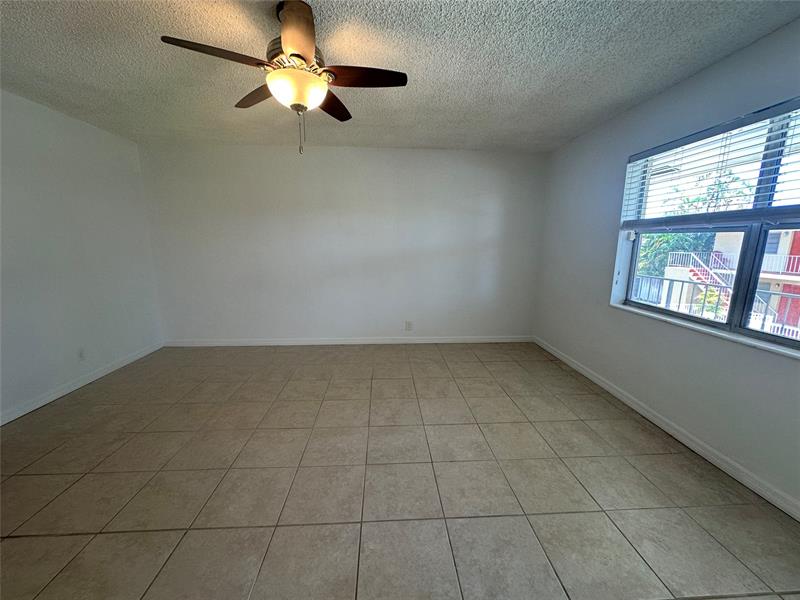 Image 18 of 38 For 305 16th St  B7