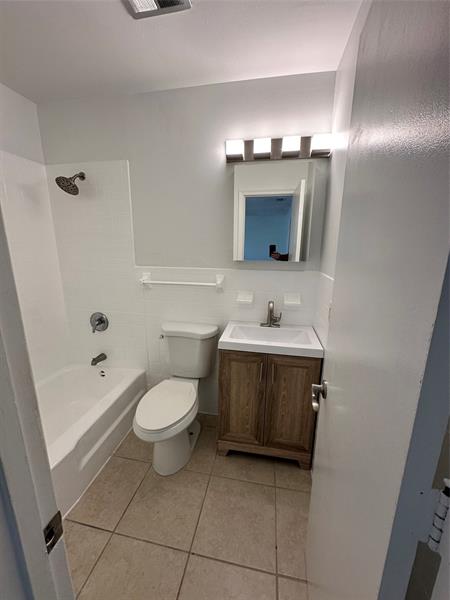 Image 22 of 38 For 305 16th St  B7