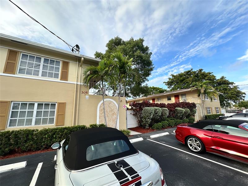 Image 29 of 38 For 305 16th St  B7