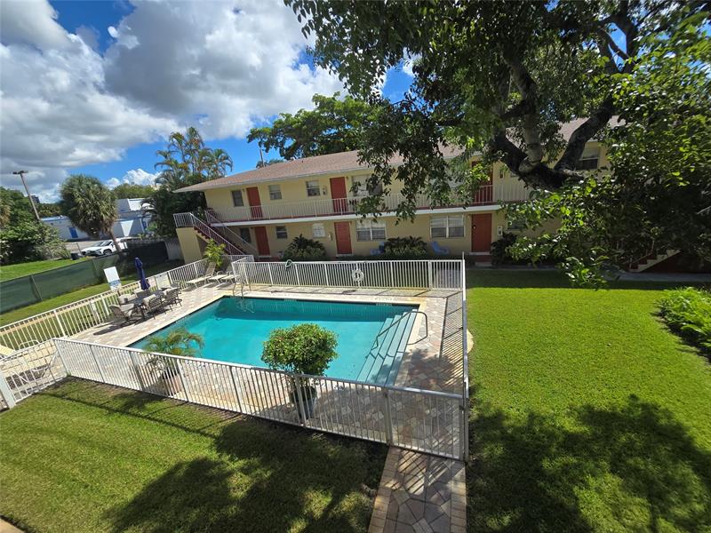 Image 32 of 38 For 305 16th St  B7