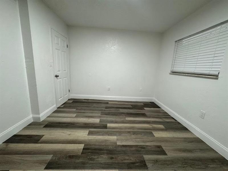 Image 11 of 13 For 5525 41st St  221