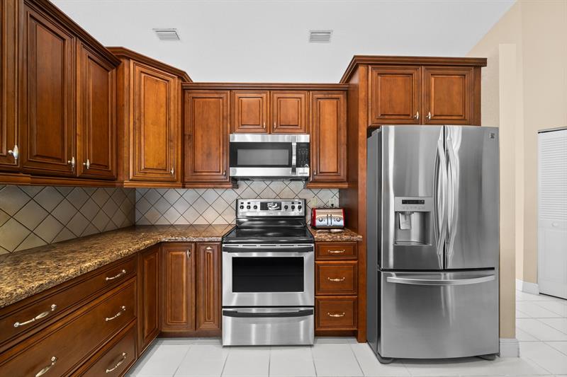 Image 10 of 49 For 3919 57th St