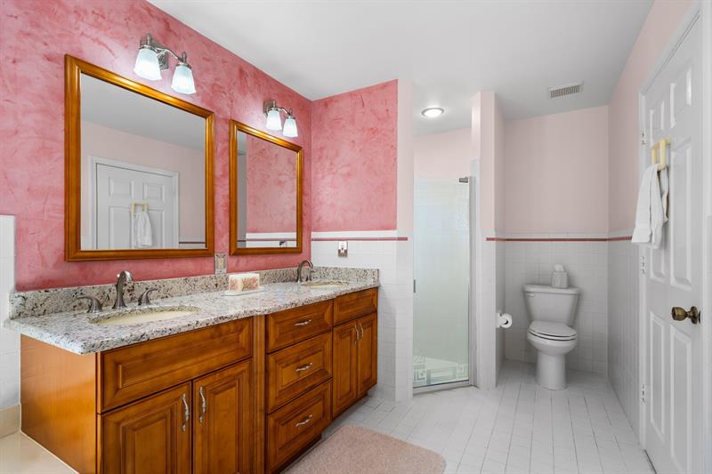 Image 17 of 49 For 3919 57th St