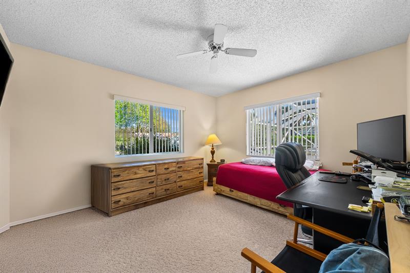 Image 19 of 49 For 3919 57th St