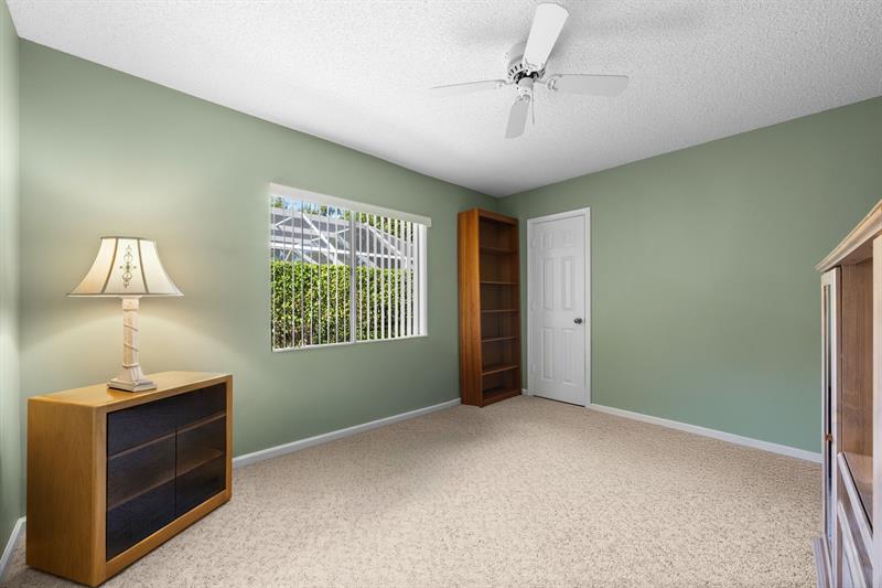 Image 24 of 49 For 3919 57th St