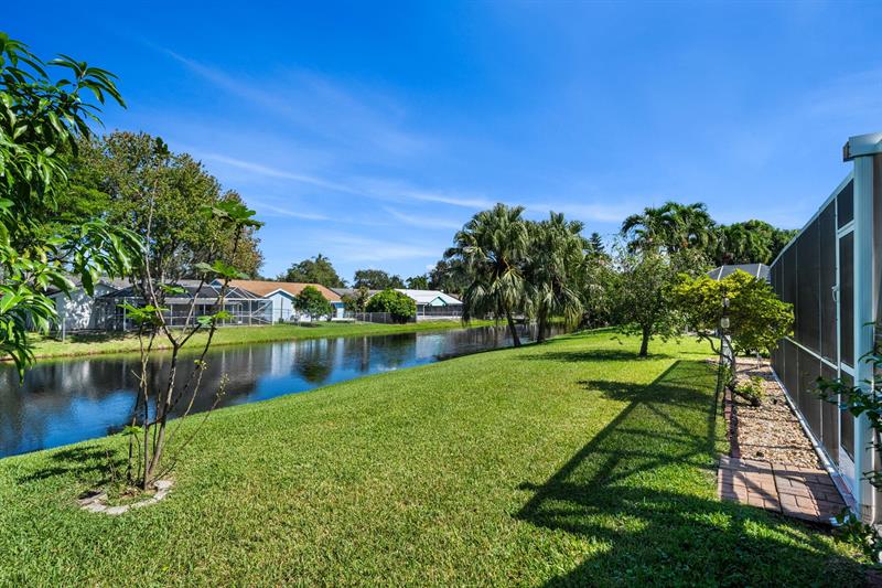 Image 33 of 49 For 3919 57th St