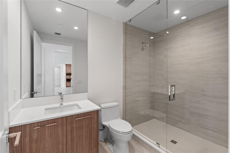 Image 26 of 46 For 153 Seabreeze Blvd  S-1501