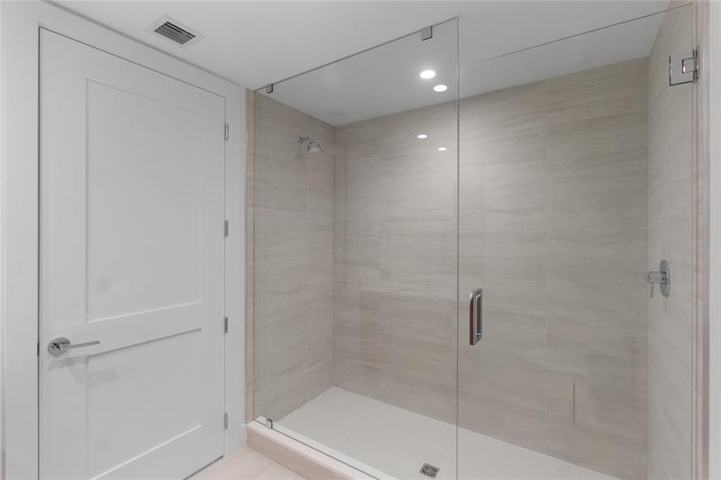 Image 27 of 46 For 153 Seabreeze Blvd  S-1501