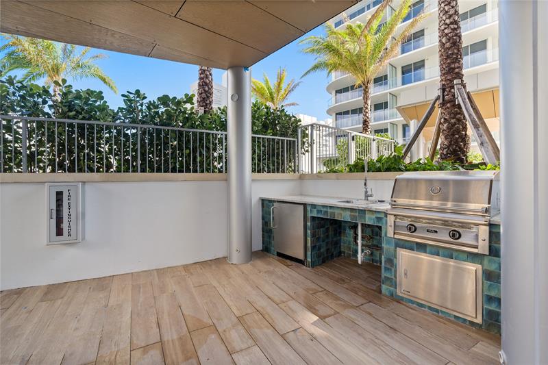 Image 30 of 46 For 153 Seabreeze Blvd  S-1501