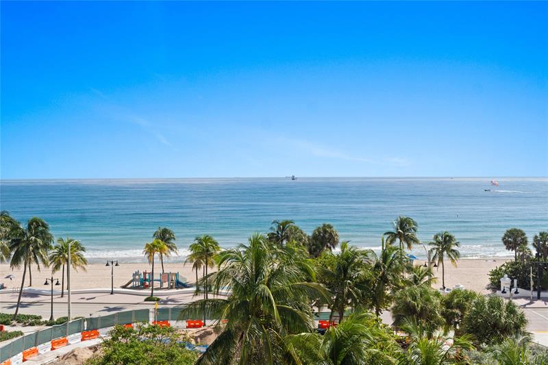 Image 38 of 46 For 153 Seabreeze Blvd  S-1501