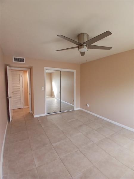 Image 12 of 14 For 4800 Hollywood Blvd  1d