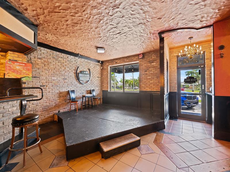 Image 10 of 37 For 3419 & 3451 Andrews Ave