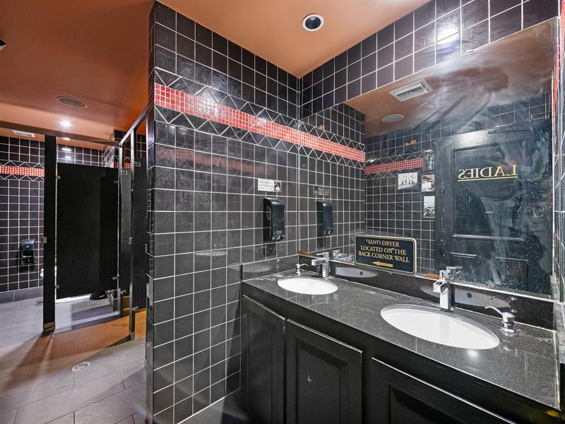 Image 20 of 37 For 3419 & 3451 Andrews Ave