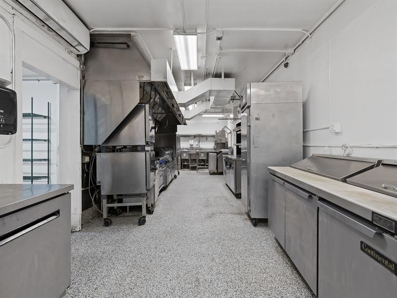 Image 23 of 37 For 3419 & 3451 Andrews Ave