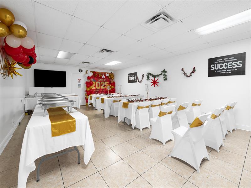 Image 32 of 37 For 3419 & 3451 Andrews Ave