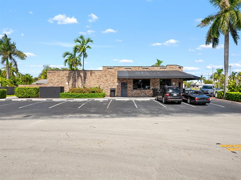 Image 5 of 37 For 3419 & 3451 Andrews Ave