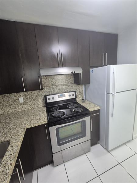 Image 8 of 8 For 3520 Polk St  2