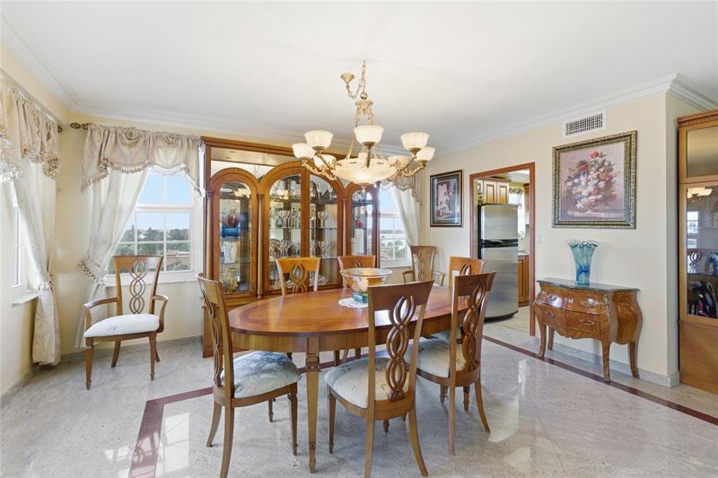 Image 14 of 49 For 3475 Ocean Boulevard  4010