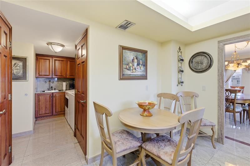 Image 15 of 49 For 3475 Ocean Boulevard  4010