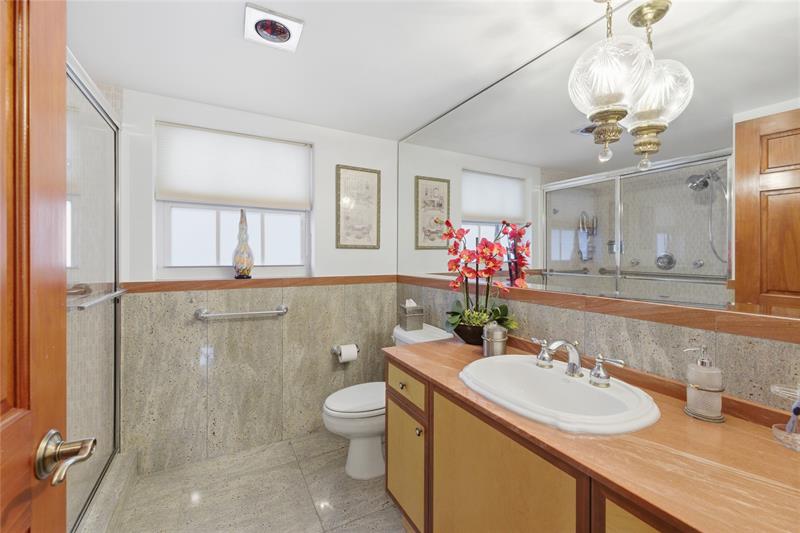 Image 16 of 49 For 3475 Ocean Boulevard  4010