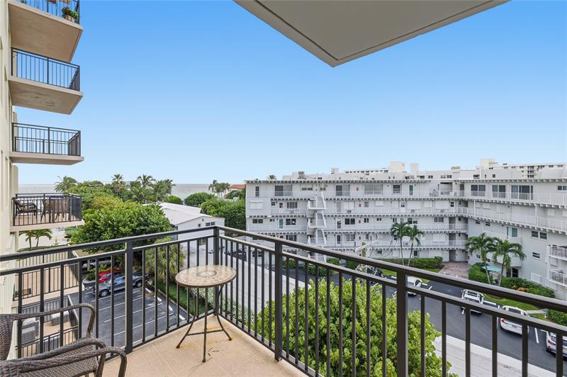 Image 25 of 49 For 3475 Ocean Boulevard  4010