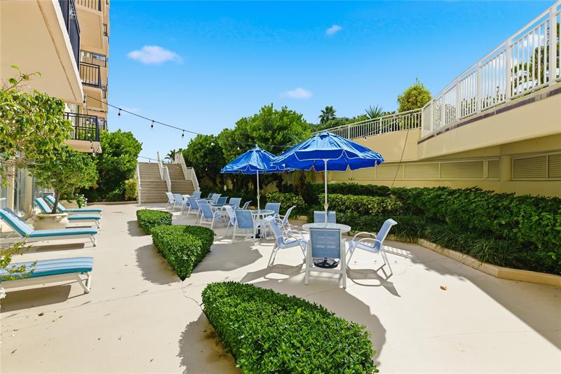 Image 32 of 49 For 3475 Ocean Boulevard  4010