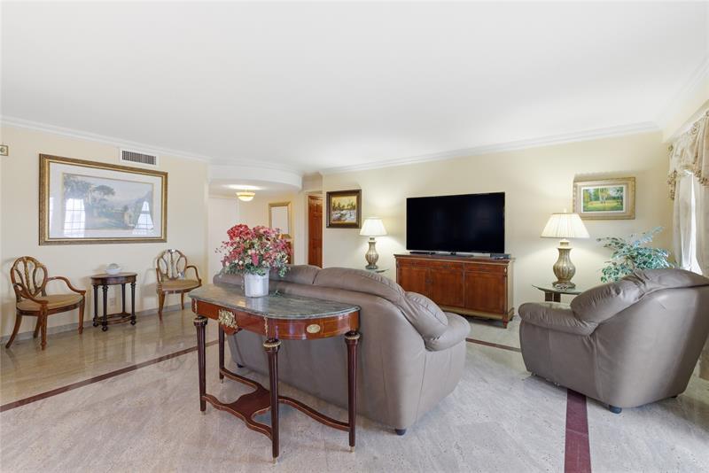 Image 6 of 49 For 3475 Ocean Boulevard  4010