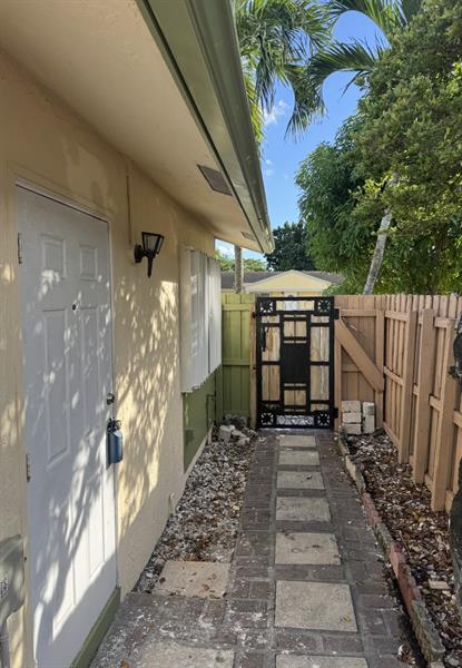 Image 4 of 12 For 7165 11th Ct