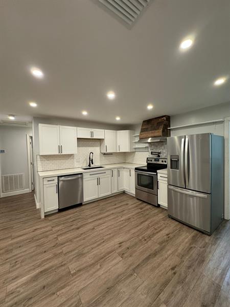 Image 20 of 32 For 9422 51st St