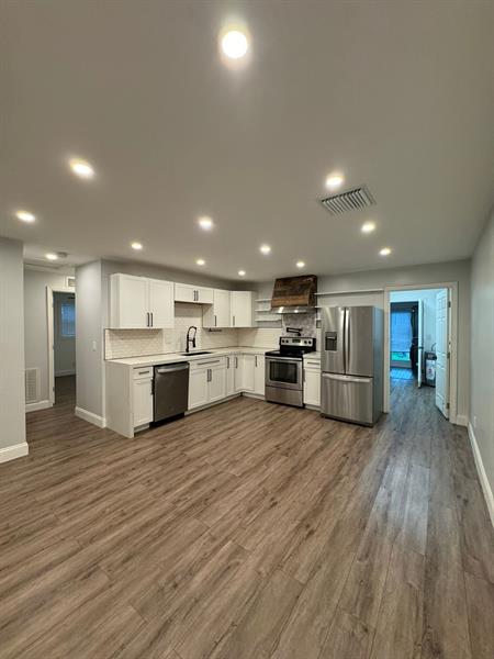 Image 22 of 32 For 9422 51st St