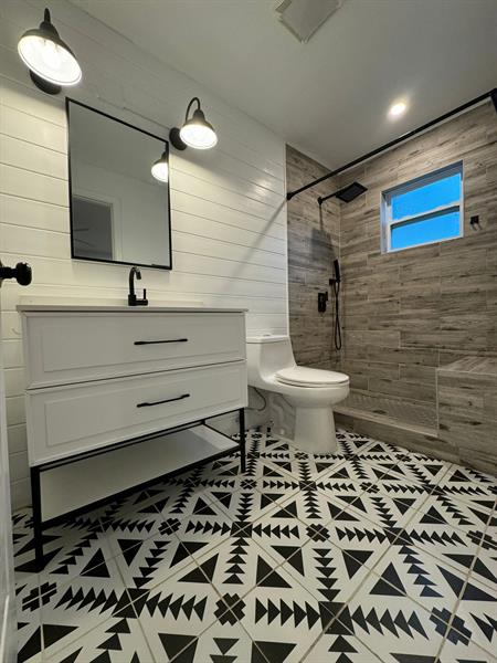 Image 4 of 32 For 9422 51st St