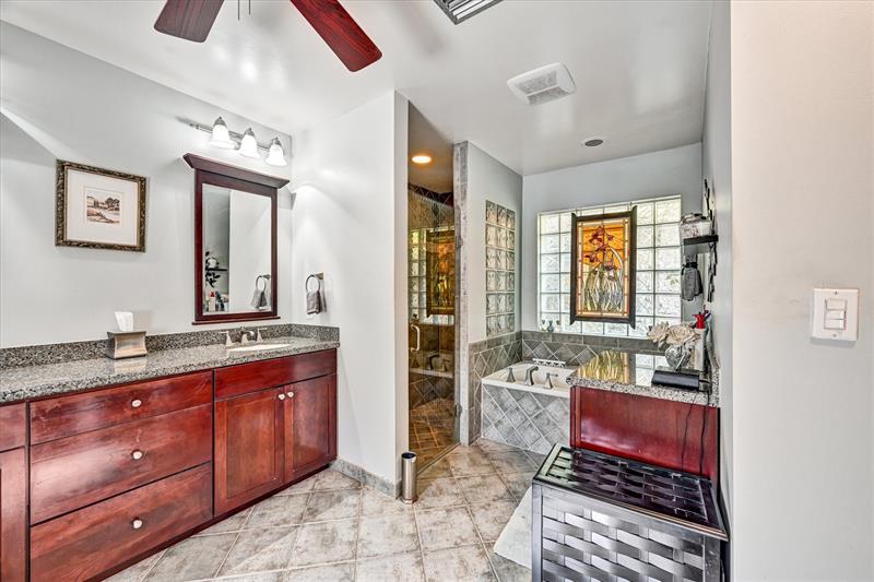 Image 18 of 38 For 11350 1st Pl