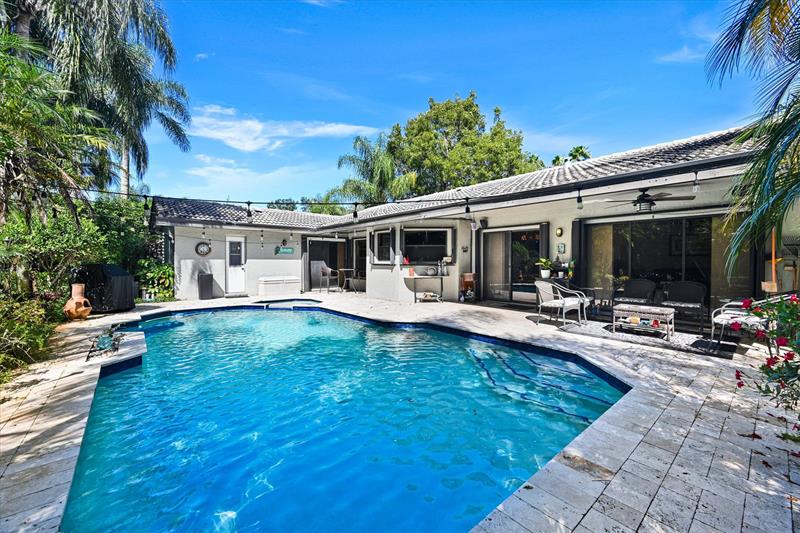 Image 32 of 38 For 11350 1st Pl