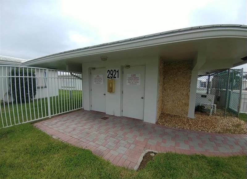 Image 29 of 35 For 2851 Golf Blvd  206