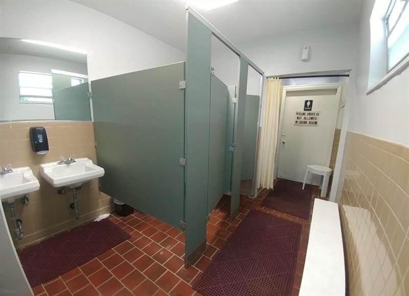 Image 30 of 35 For 2851 Golf Blvd  206