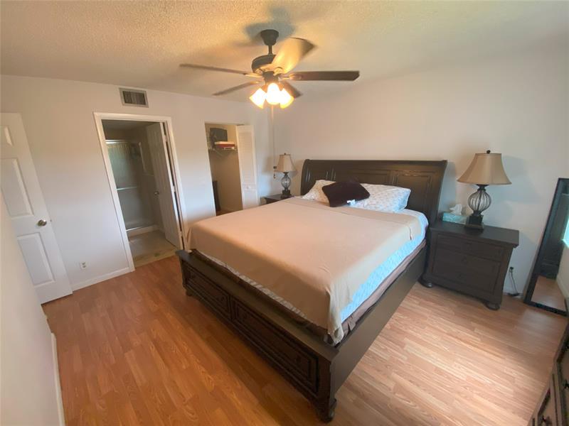 Image 20 of 22 For 821 Sky Pine Way  B2