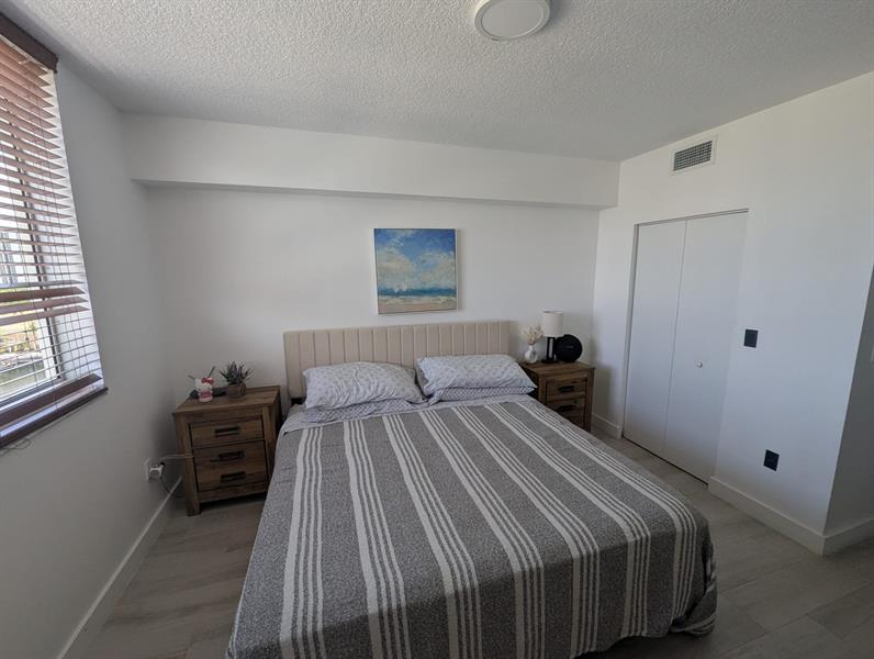 Image 18 of 24 For 18800 29th Ave  910