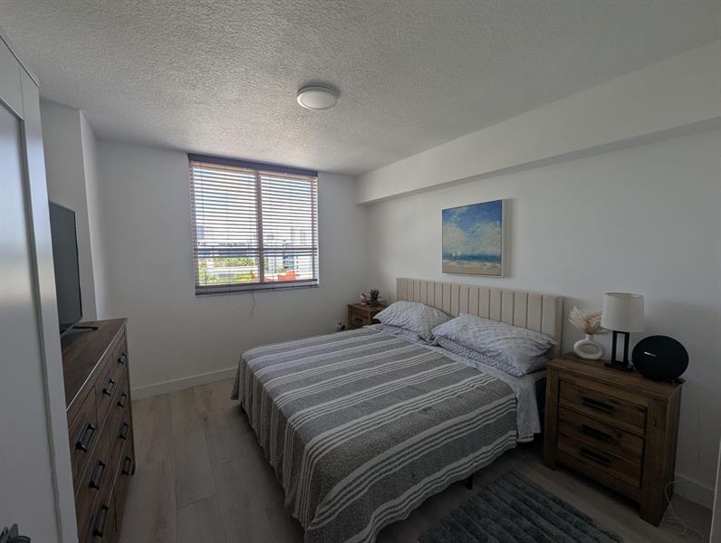 Image 21 of 24 For 18800 29th Ave  910