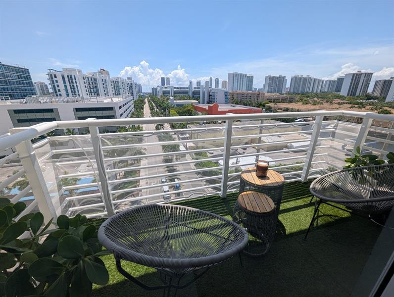 Image 4 of 24 For 18800 29th Ave  910