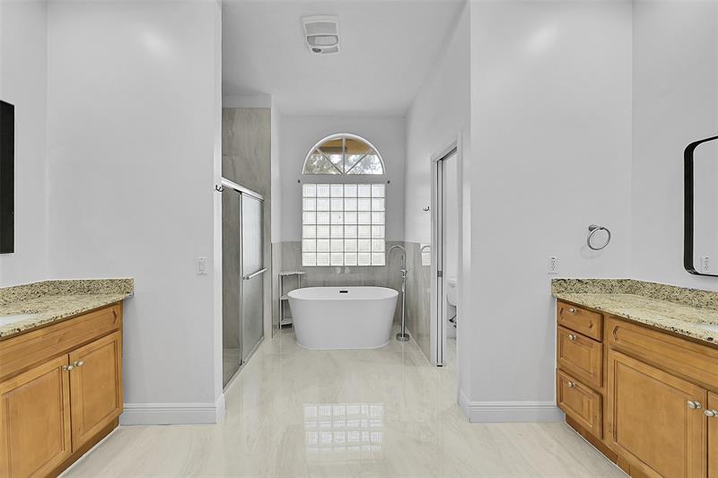 Image 28 of 44 For 12459 52nd Ct