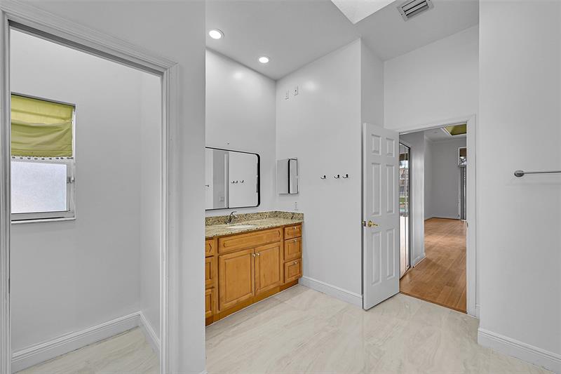 Image 30 of 44 For 12459 52nd Ct