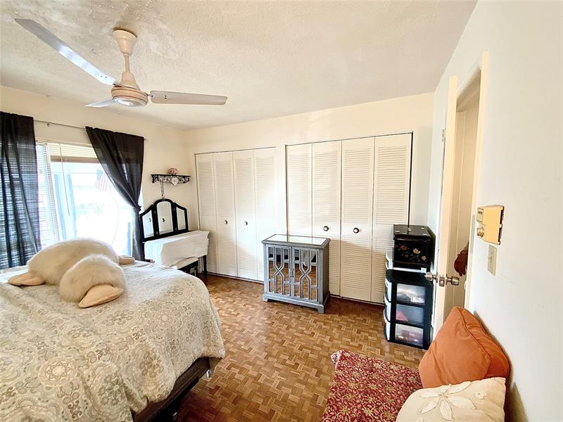 Image 22 of 28 For 20 Bedford A  20