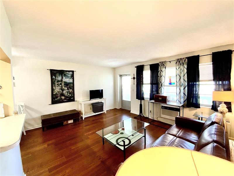 Image 8 of 28 For 20 Bedford A  20