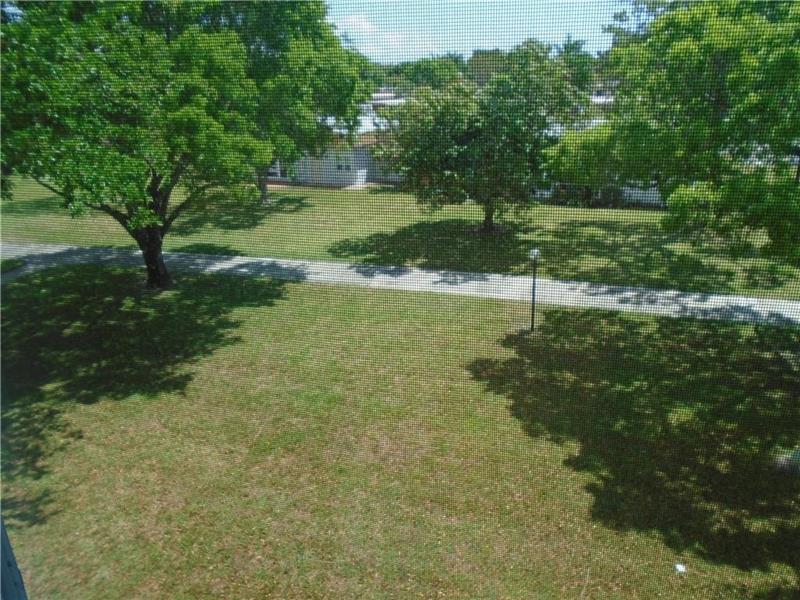 Image 21 of 33 For 608 Natura Blvd  309