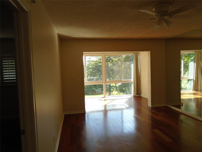 Image 7 of 33 For 608 Natura Blvd  309